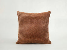 Charger l'image dans la galerie, Piper Cushion