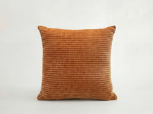 Charger l'image dans la galerie, Piper Cushion