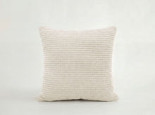 Charger l'image dans la galerie, Piper Cushion
