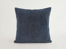 Charger l'image dans la galerie, Piper Cushion
