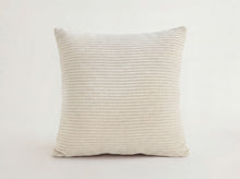 Charger l'image dans la galerie, Piper Cushion

